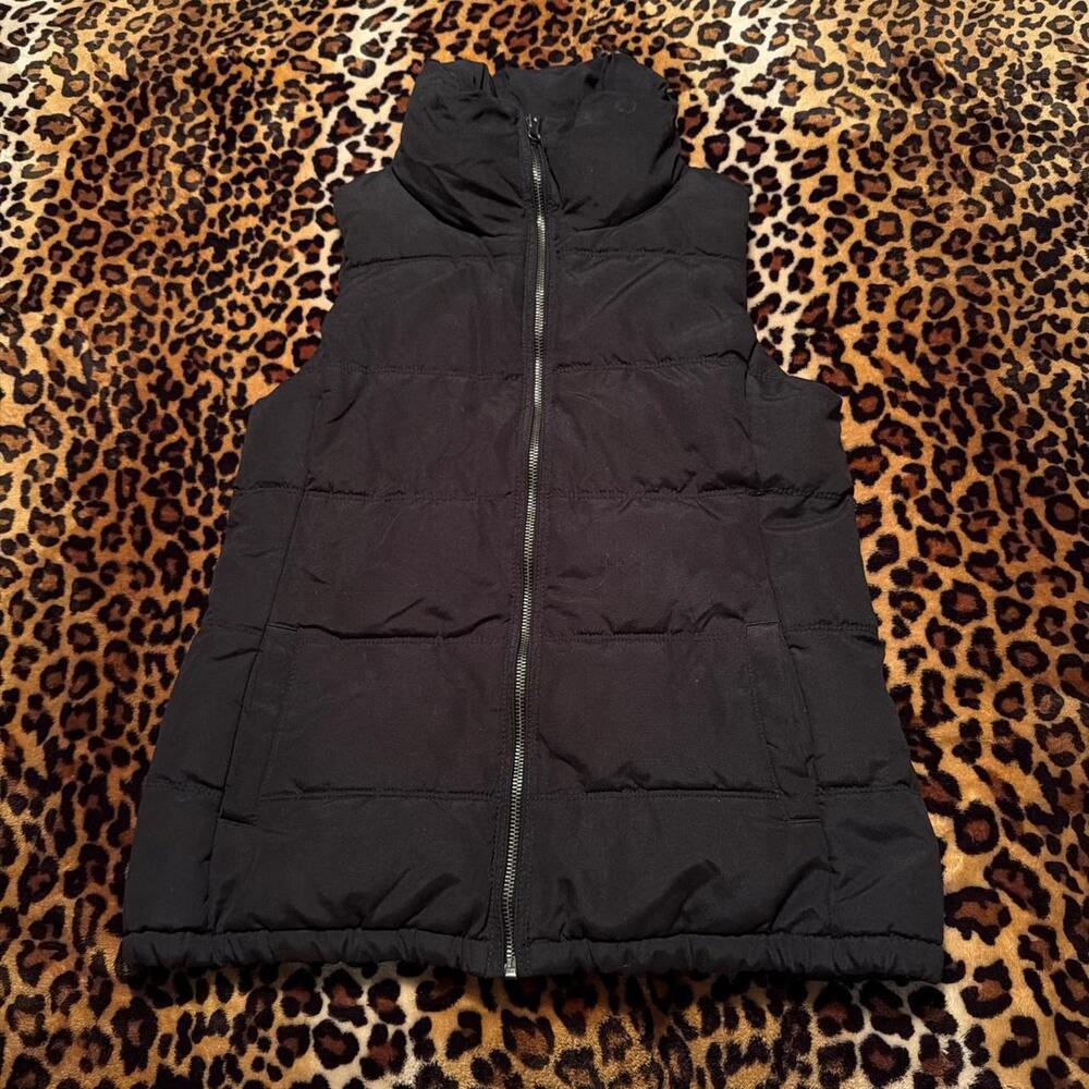 Old Navy black puffer vest